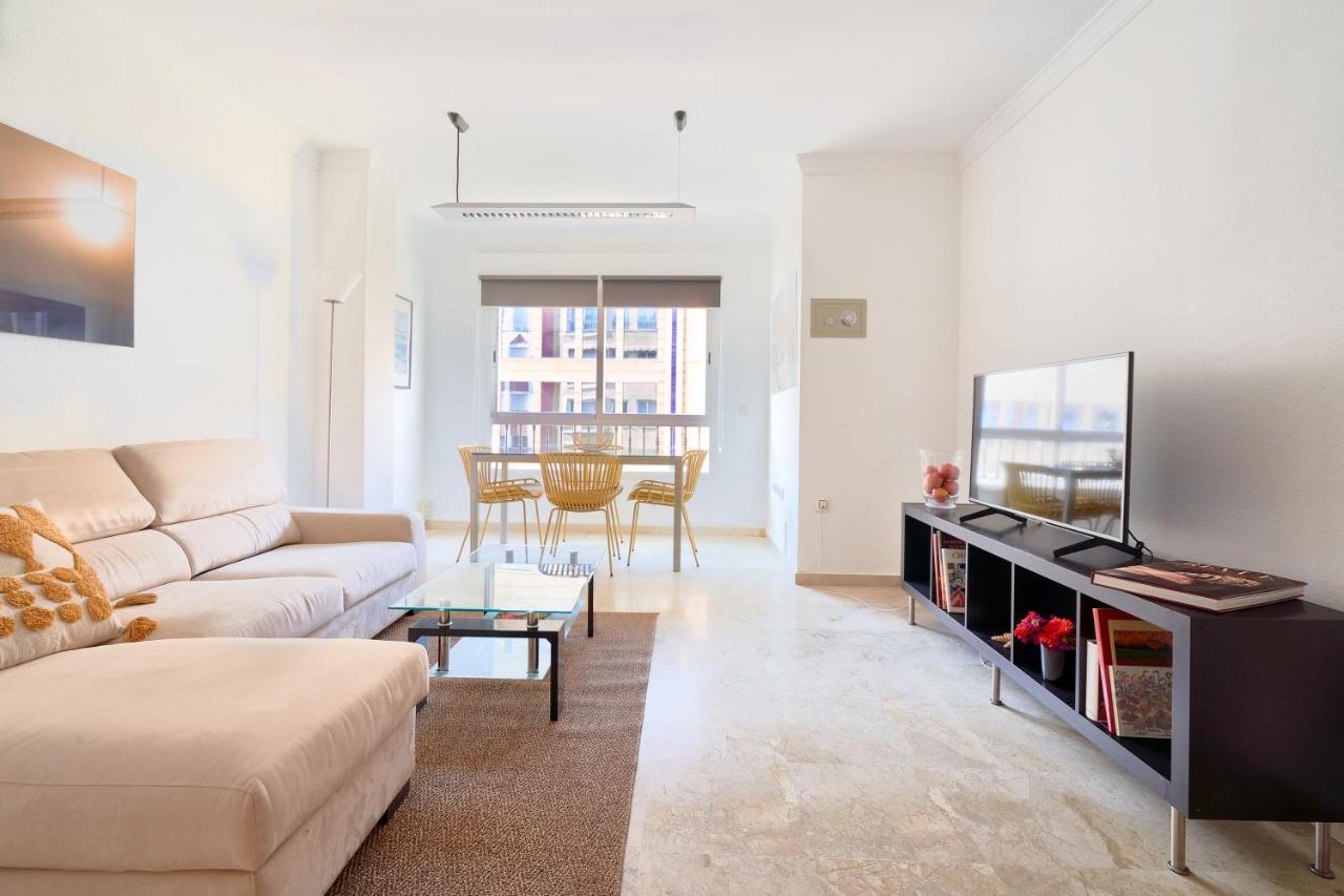 Apartamento 3 Dormitorios Centrico - Parking Incluido Málaga Dış mekan fotoğraf